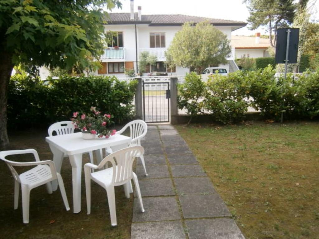 Andrea Apartment Бибионе Екстериор снимка