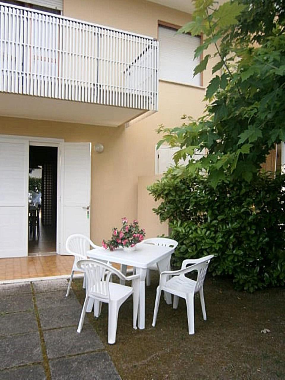 Andrea Apartment Бибионе Екстериор снимка